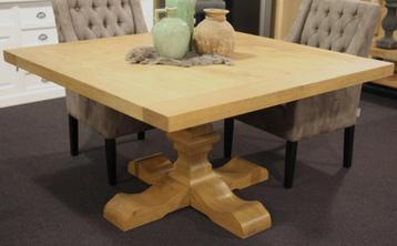 Eiken kloostertafel vierkant beschikbaar voor biedingen