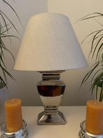 Tafellamp chroom met witte kap - Tijdloos design, Huis en Inrichting, Lampen | Tafellampen, Ophalen, Gebruikt, Metaal, Minder dan 50 cm
