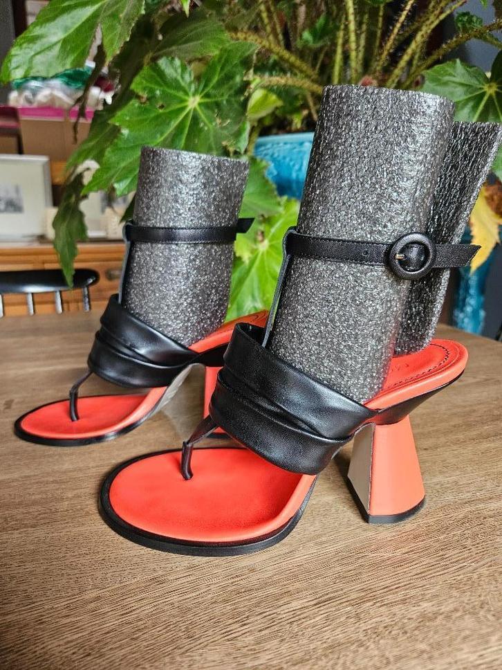 Morobé Lacie (39) nieuw 495 euro, Kleding | Dames, Schoenen, Nieuw, Sneakers of Gympen, Zwart, Ophalen