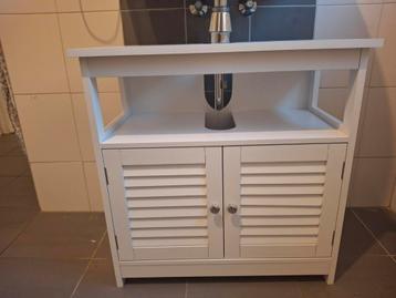 Wastafelkast wit met deurtjes beschikbaar voor biedingen