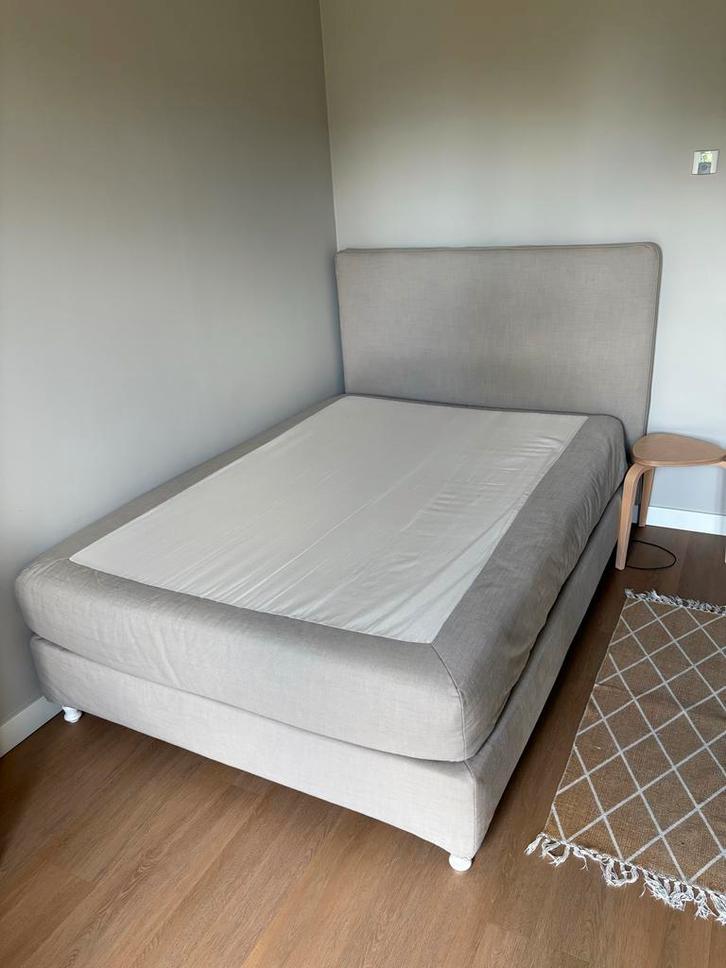 Complete boxspring 140 cm, Huis en Inrichting, Slaapkamer | Bedden, Gebruikt, Tweepersoons, 140 cm, 200 cm, Stof, Beige, Ophalen