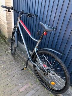 Degelijke Herenfiets - Goed Onderhouden! B-Twin Decathlon beschikbaar voor biedingen