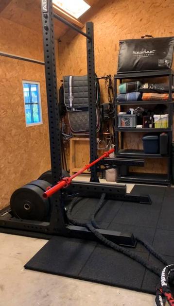 ATX squat rack , power rope, tegels, barbell + schijven beschikbaar voor biedingen