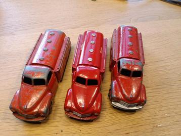 3 Dinky Toys tankwagens, opruiming  beschikbaar voor biedingen