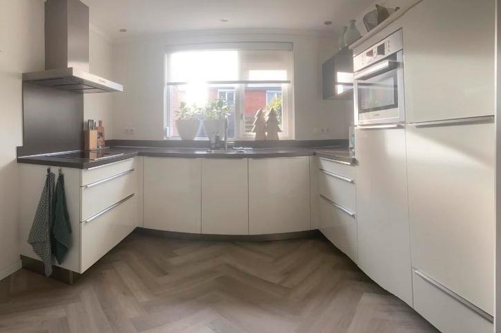Moderne witte keuken, Huis en Inrichting, Keuken | Complete keukens, Zo goed als nieuw, Hoekkeuken, Wit, Kunststof, Hoogglans of Gelakt