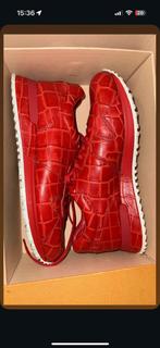 Louis Vuitton Red Runners - Maat 42 - Zo Goed Als Nieuw, Ophalen of Verzenden, Zo goed als nieuw, Overige kleuren, Sneakers of Gympen