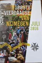 Vierdaagse map 100 jaar met postzegels, Verzamelen, Overige Verzamelen, Ophalen of Verzenden, Nieuw
