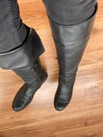 Te koop: Hoge zwartlederen overknee dameslaarzen van ZOO, Ophalen of Verzenden, Gedragen, Zwart, Hoge laarzen