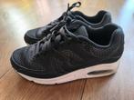 Nike Air Max maat 39 zwart, Sport en Fitness, Loopsport en Atletiek, Ophalen of Verzenden, Zo goed als nieuw, Hardloopschoenen