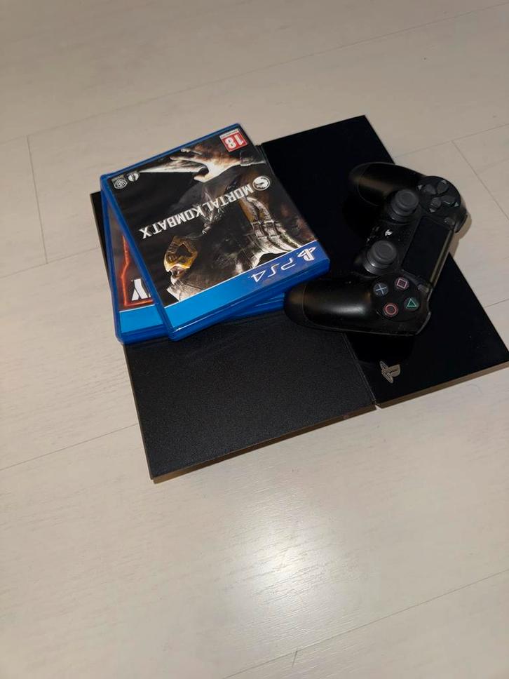 PS4 met 1 controller en 2 games, Spelcomputers en Games, Spelcomputers | Sony PlayStation 4, Gebruikt, Original, Met 1 controller