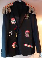 Leuk zwart OETELDONK/DEN BOSCH jas met emblemen (4a), Ophalen, Carnaval, Maat 56/58 (XL), Zo goed als nieuw