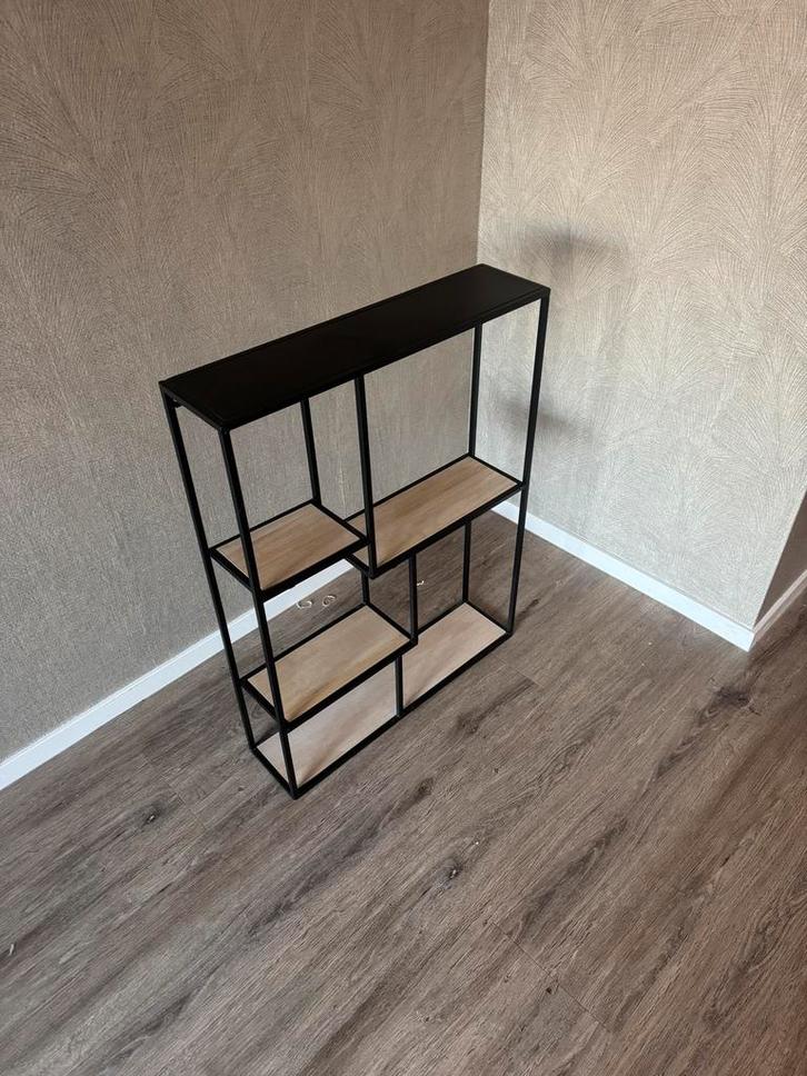Stijlvolle metalen wandrek met houten planken, Huis en Inrichting, Kasten | Stellingkasten, Zo goed als nieuw, Ophalen