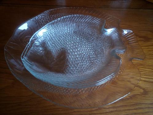 Arcoroc glazen visservies - 1 grote schaal + 4 borden, Huis en Inrichting, Keuken | Servies, Zo goed als nieuw, Bord(en), Overige stijlen