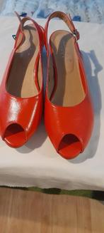 TE KOOP: Rode schoenen, Ophalen