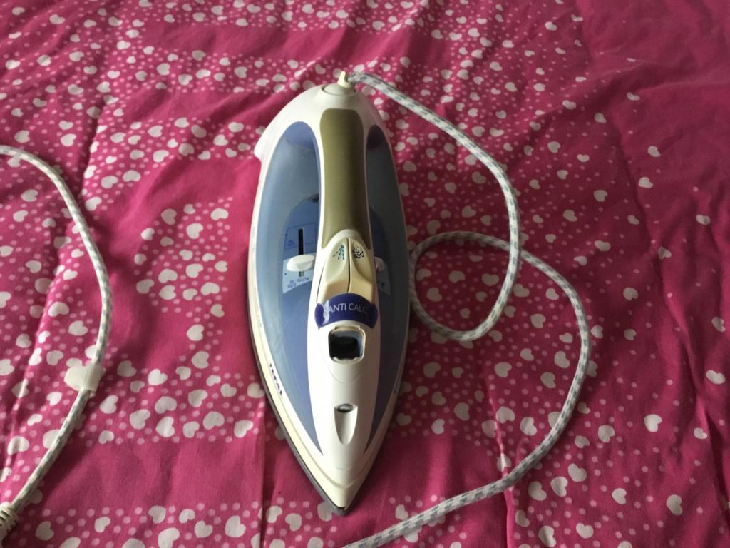 Stoomstrijkijzer - Werkt Goed!, Ophalen of Verzenden, Gebruikt, Strijkijzer met snoer