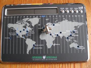 1 domain, zwarte wereldtijd wekker met metaalspeld beschikbaar voor biedingen