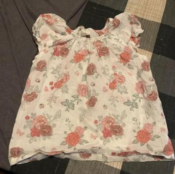 Leuk dun meerkleurig shirtje van de H&M. Maat 92 beschikbaar voor biedingen
