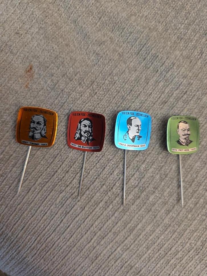 Fix en Fox Zeehelden Pins (4) Vintage, Verzamelen, Speldjes, Pins en Buttons, Gebruikt, Overige onderwerpen, Verzenden