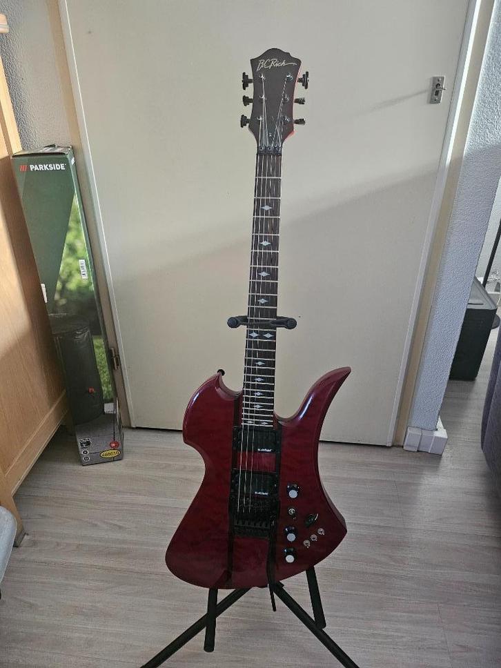 B.C. Rich Mockingbird ST – Korea 2010, Muziek en Instrumenten, Snaarinstrumenten | Gitaren | Elektrisch, Gebruikt, Solid body