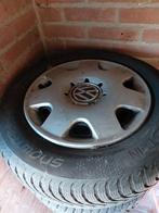 Vredest.snowtrac 165/70 r14Winterset vw fox met wieldoppen, Auto diversen, Wieldoppen, Ophalen of Verzenden, Gebruikt