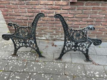 Gietijzeren poten voor tuinbank beschikbaar voor biedingen