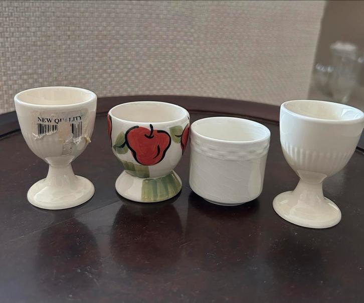 4 eierdopjes: Wedgwood, Apple Tree, Made in Italy, Huis en Inrichting, Keuken | Servies, Zo goed als nieuw, Overige typen, Wedgwood