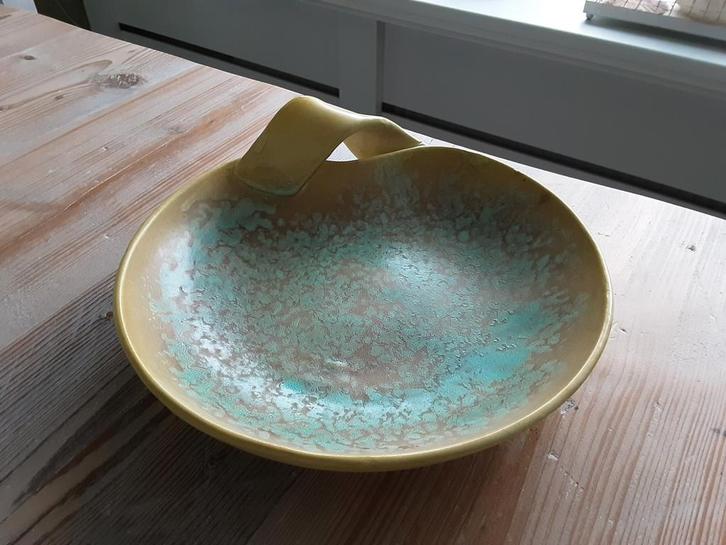 Leuke oude retro keramieke schaal van Majouka., Antiek en Kunst, Antiek | Keramiek en Aardewerk, Ophalen of Verzenden