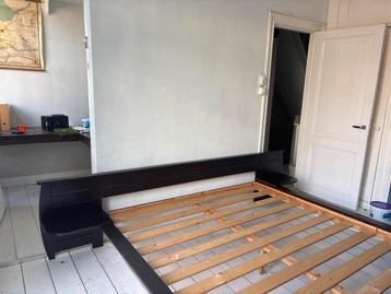 Tweepersoons houten bed