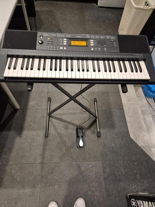 Yamaha PSR E343 Keyboard Piano incl. doos en standaard., Muziek en Instrumenten, Keyboards, Zo goed als nieuw, 61 toetsen, Yamaha
