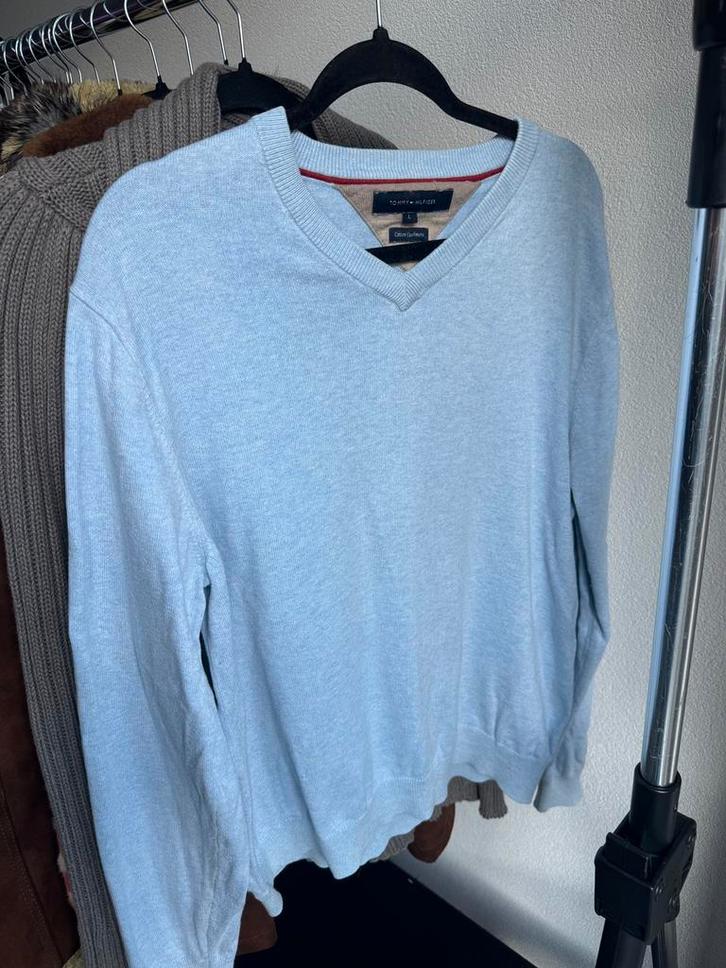 Tommy Hilfiger lichtblauwe kasjmier trui, Kleding | Heren, Truien en Vesten, Zo goed als nieuw, Maat 52/54 (L), Blauw, Ophalen of Verzenden