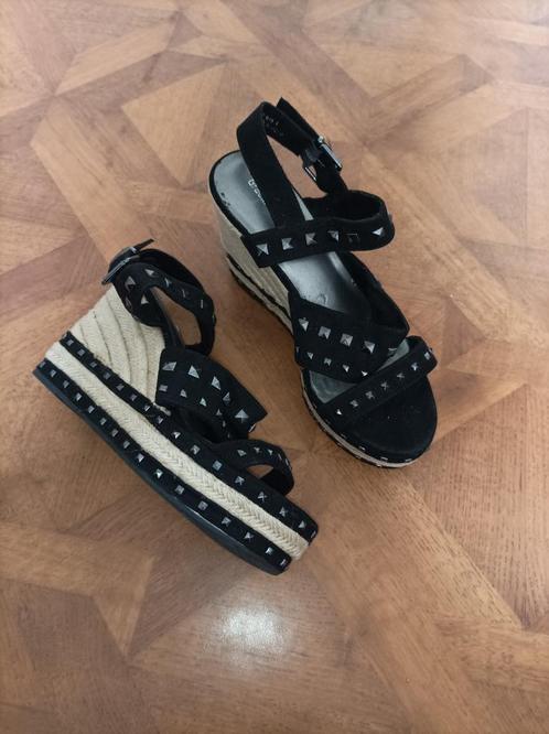 Graceland sandalen met sleehak maat 41, Kleding | Dames, Schoenen, Zo goed als nieuw, Sandalen of Muiltjes, Zwart, Ophalen of Verzenden