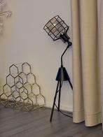 Industriële vloerlamp met statief 2x, Ophalen of Verzenden, Gebruikt, Metaal, 100 tot 150 cm