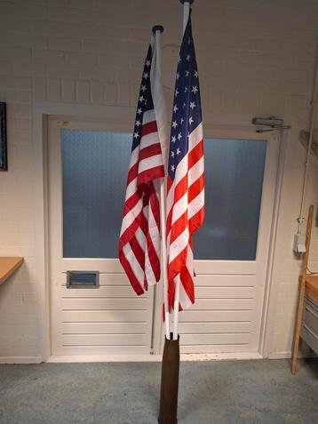 Amerikaanse vlaggenmasten 2 stuks beschikbaar voor biedingen