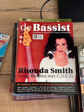 (bijna) complete De Bassist en wat losse muziektijdschriften beschikbaar voor biedingen