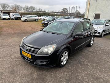 Opel Astra 1.6 16V 5D 77KW 2004 Zwart NETTE AUTO!! beschikbaar voor biedingen