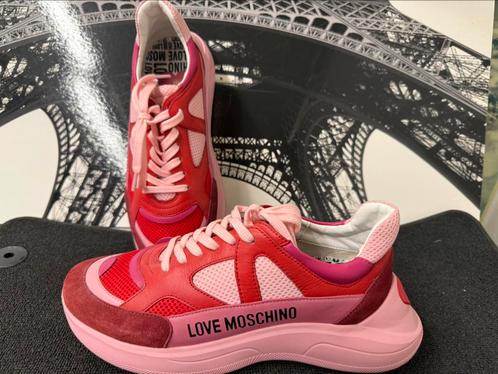 Love Moschino Superheart maat 41 sneakers, Kleding | Dames, Schoenen, Zo goed als nieuw, Sneakers of Gympen, Roze, Ophalen of Verzenden