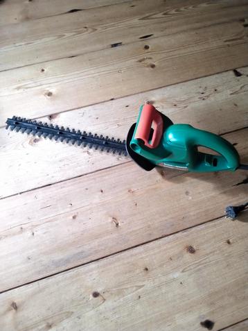 Black & Decker GT250 Elektrische Heggenschaar beschikbaar voor biedingen