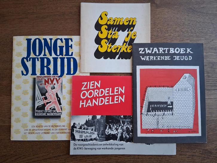 Brochures jongeren en vakbond (NVV, KWJ), Boeken, Politiek en Maatschappij, Zo goed als nieuw, Maatschappij en Samenleving, Nederland