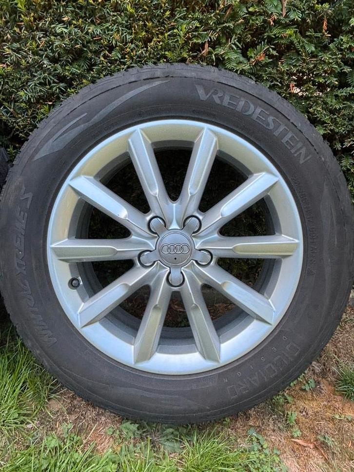 Te koop: Audi Q3 winterbanden 235/55/R17, Auto-onderdelen, Banden en Velgen, Winterbanden, 17 inch, 235 mm, Ophalen of Verzenden