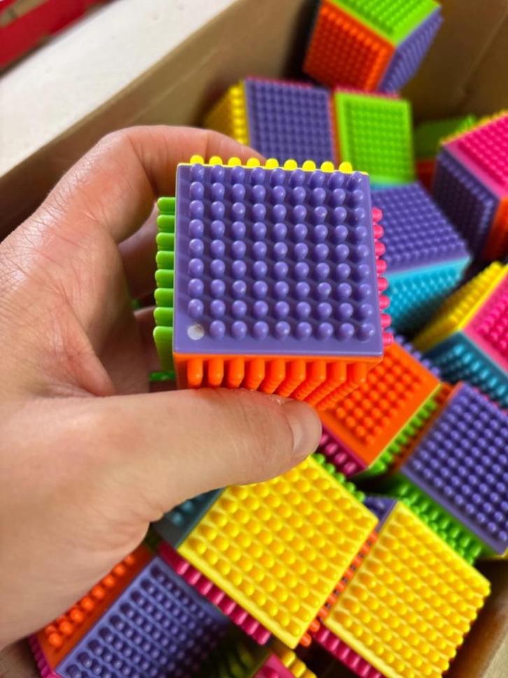 Speelgoed kubussen, Kinderen en Baby's, Speelgoed | Bouwstenen, Zo goed als nieuw, Overige merken, Verzenden