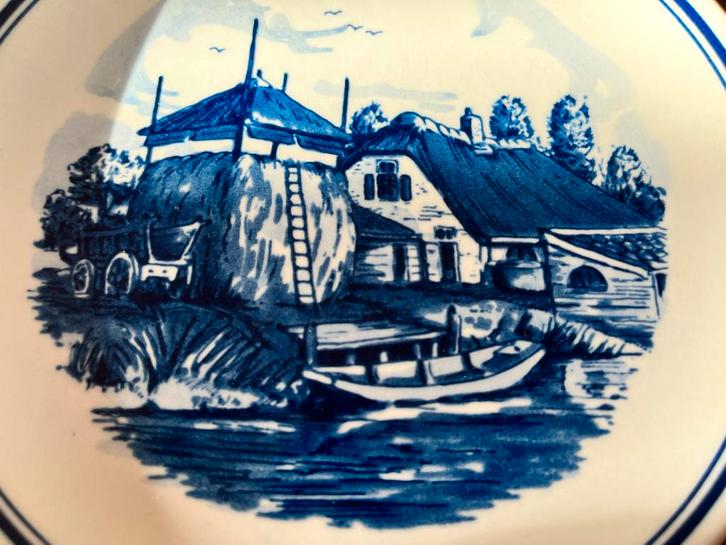 Delfts Blauw Bord met Hollands Landschap, Antiek en Kunst, Antiek | Wandborden en Tegels, Ophalen of Verzenden