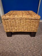Rieten Hocker / Voetenbankje 45x45cm, Huis en Inrichting, Banken | Voetenbanken en Poefen, Ophalen