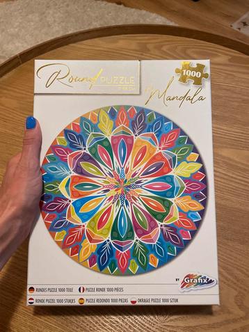 Ronde Mandala Puzzel 1000 Stukjes - Grafix beschikbaar voor biedingen