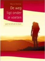 De weg ligt onder je voeten (Over het Lef om te leven), Ophalen of Verzenden, Zo goed als nieuw, Overige onderwerpen, Achtergrond en Informatie