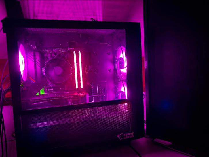 gaming setup!, Spelcomputers en Games, Games | Pc, Zo goed als nieuw, 1 speler, Ophalen of Verzenden