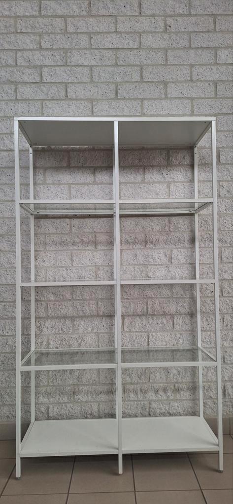 IKEA stellingkast Vittsjö met glazen platen, Huis en Inrichting, Kasten | Stellingkasten, Zo goed als nieuw, Ophalen