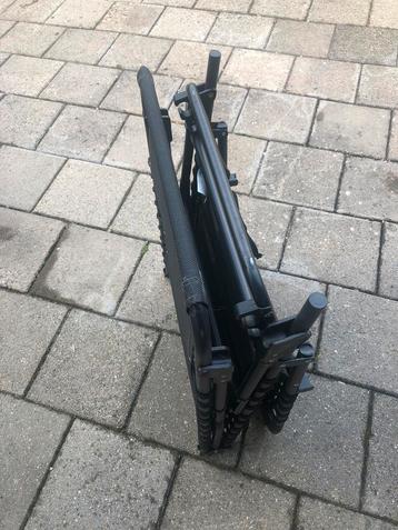 Ligstoel met kussen beschikbaar voor biedingen