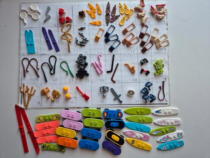 Lego onderdeel 3 hot dog ski tas sjaal skateboard surfplank, Kinderen en Baby's, Speelgoed | Duplo en Lego, Zo goed als nieuw