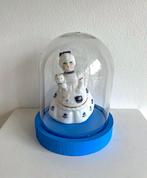 Snoezig porseleinen meisje met poesje in een blauw stolpje., Antiek en Kunst, Ophalen of Verzenden