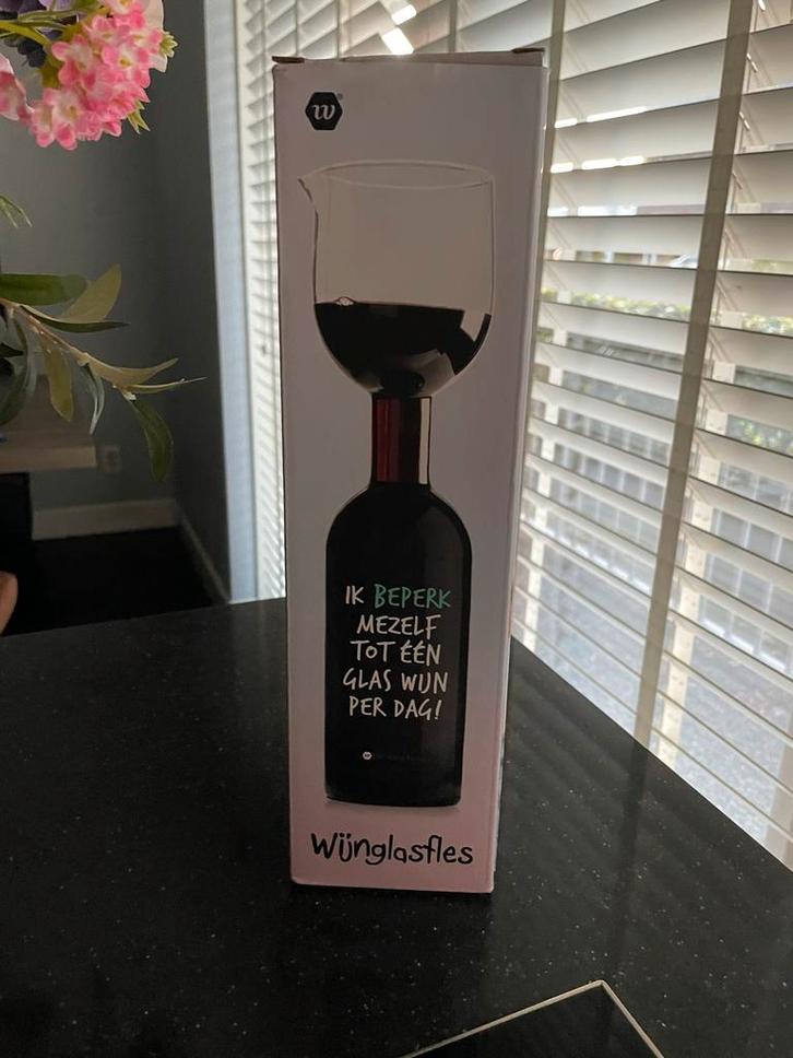 Wijnglas / Wijnfles met Glas - Nieuw, Huis en Inrichting, Woonaccessoires | Wijnrekken, Nieuw, Minder dan 50 cm, Glas, Minder dan 5 flessen